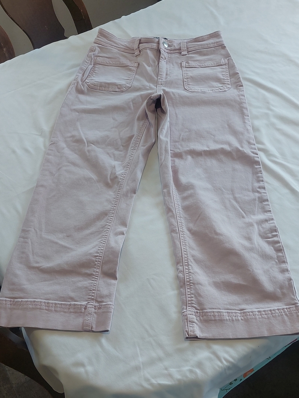 Buffalo Women’s Wide-Leg Capris in Light Lavender.Size 4